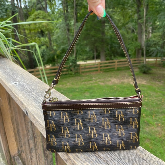 Dooney and Bourke convertible Satchel and wristlet - Picture 10 of 12